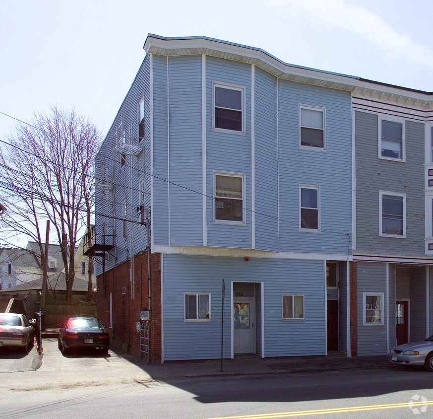 288 Whittenton St, Taunton, MA 02780 Apartments in Taunton, MA