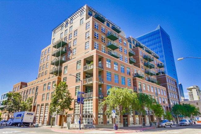 Foto del edificio - 877 Island Ave