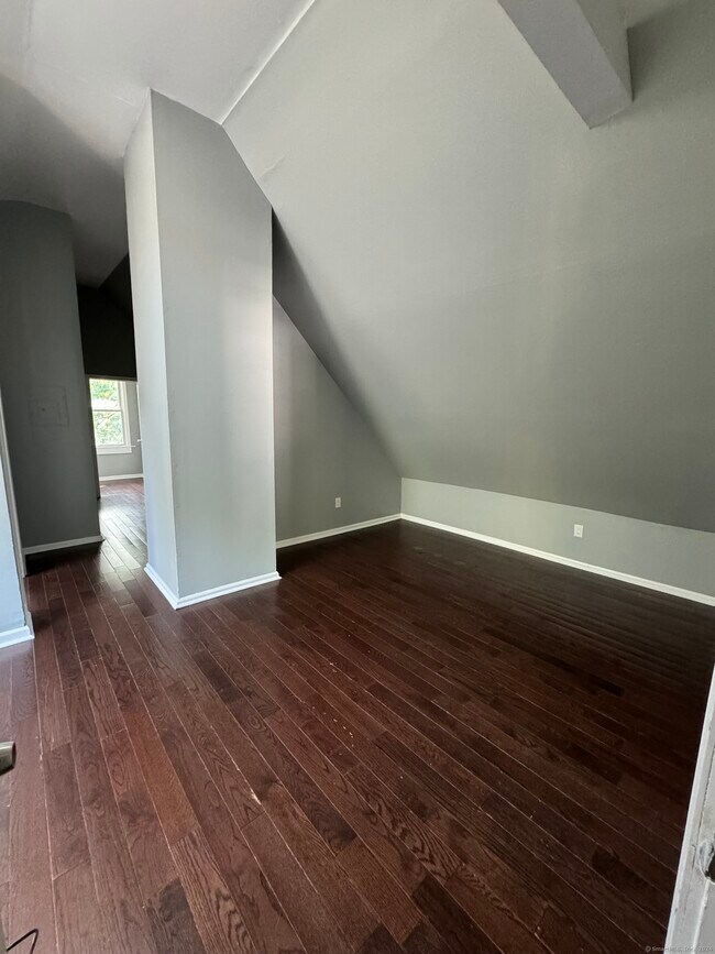 Foto del edificio - 327 Newhall St