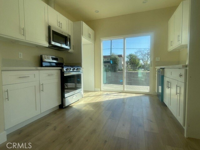 Foto del edificio - 702 E Glenoaks Blvd