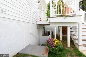 Building Photo - 7605 Hayfield Rd