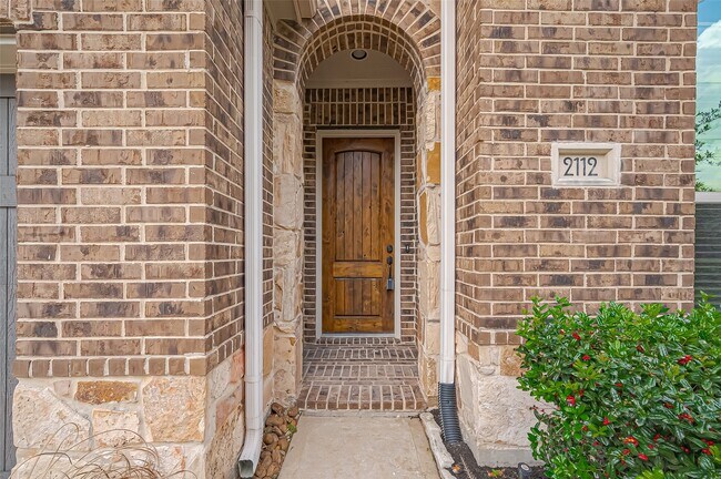 Foto del edificio - 2112 Arrowood Glen Dr