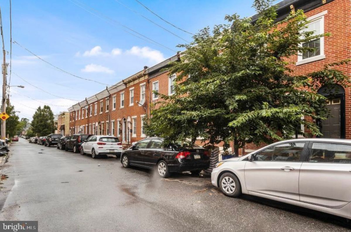 Foto principal - 2427 E Boston St