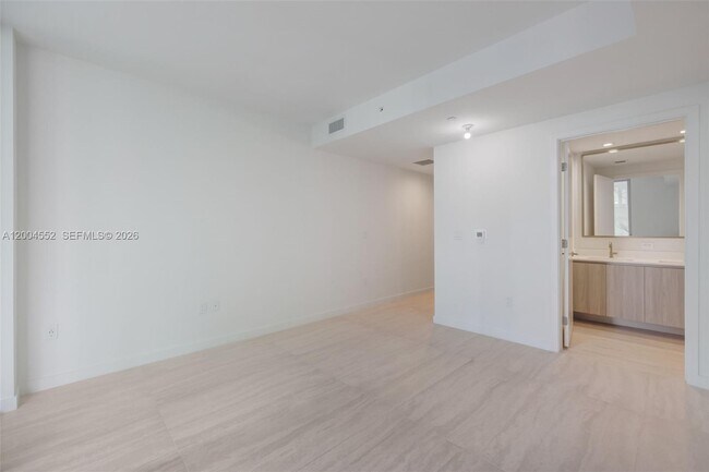 Foto del edificio - 77 SE 5th St