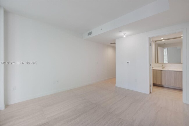 Building Photo - 77 SE 5th St