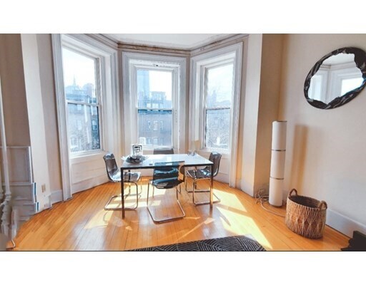 Building Photo - 119 Marlborough St