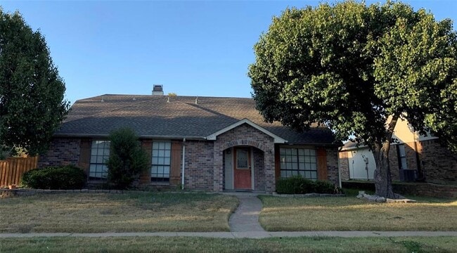 Building Photo - 541 Goliad Dr