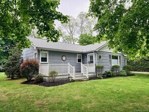 Building Photo - 440 Longview Ln