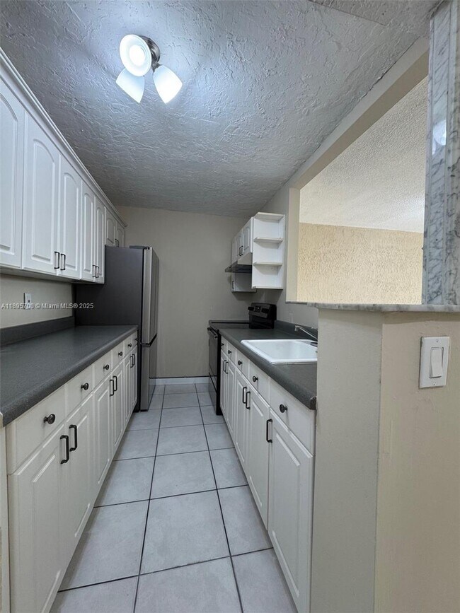 Foto del edificio - 10500 SW 108th Ave