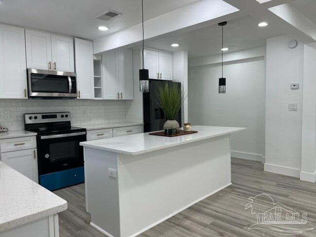 Foto del edificio - 913 E Cross St
