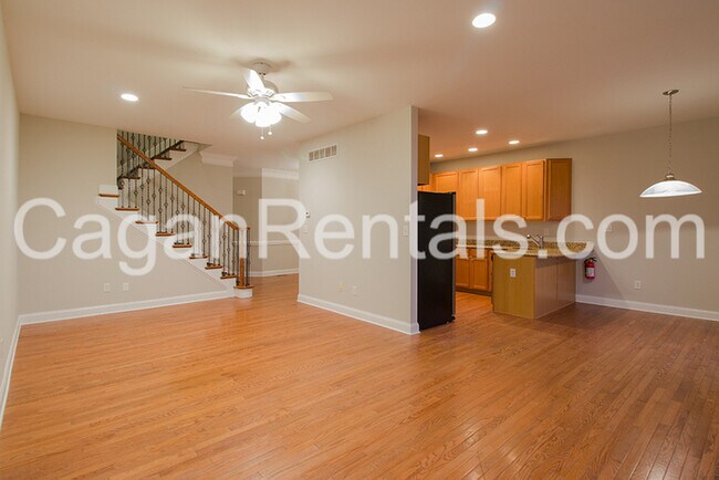 Building Photo - 277 Westbrook Dr