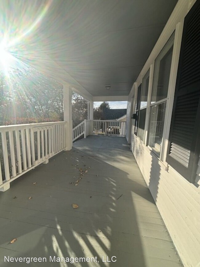 Foto del edificio - 5 br, 2 bath House - 4320 Wakeley St