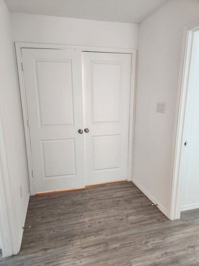 Building Photo - PALOMA Subdvison/ Converse Area