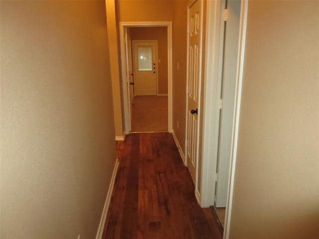 Foto del edificio - 1305 Ravenwood Dr