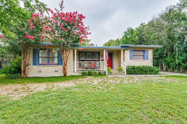 Foto del edificio - CHARMING 2-BEDROOM IN TERRELL HILLS
