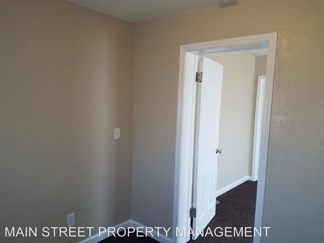 Primary Photo - 670 N Crescent Ave