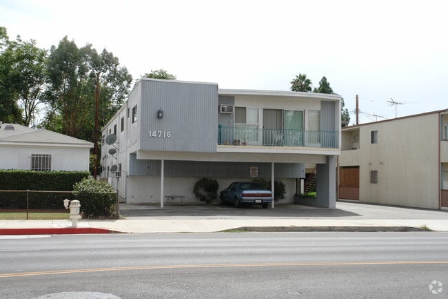 Building Photo - 14716 Magnolia Blvd
