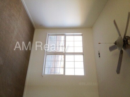Building Photo - 127 Summerwood Dr