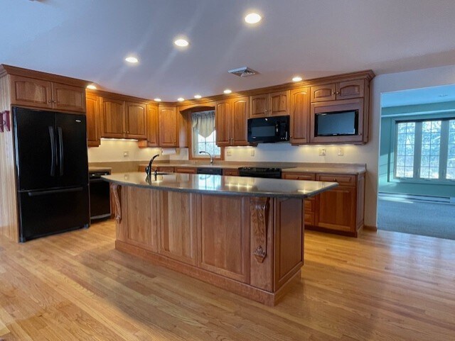 Foto del edificio - 11 Timber Hill Rd