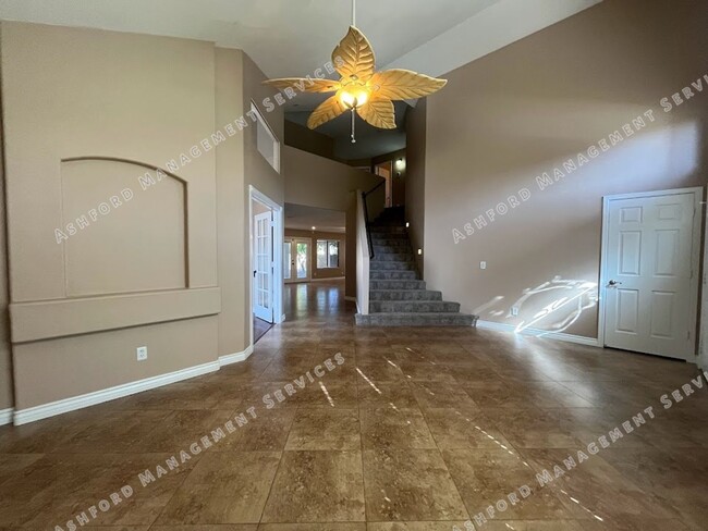 Building Photo - BEAUTIFUL 4 BEDROOM 2.5 BATHROOM HOUSE FOR...