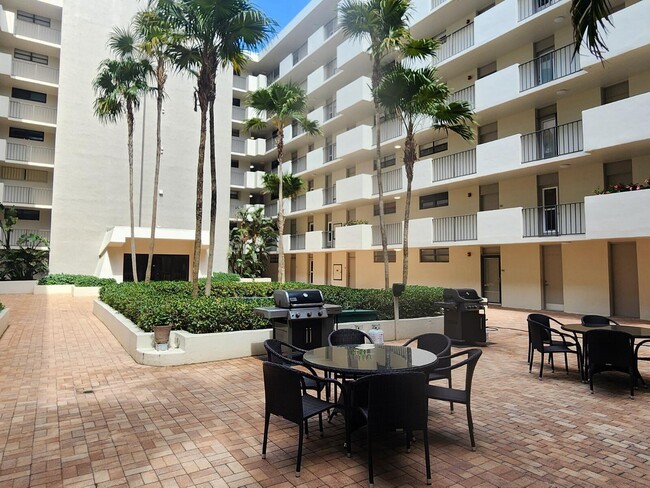 Foto del edificio - 145 Ocean Ave
