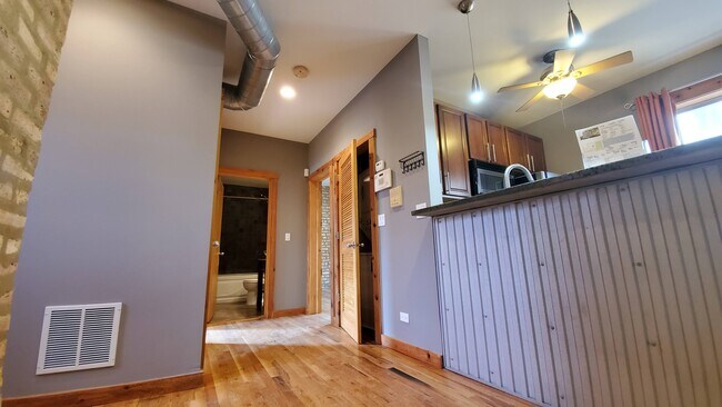Building Photo - 4104 N Mozart St