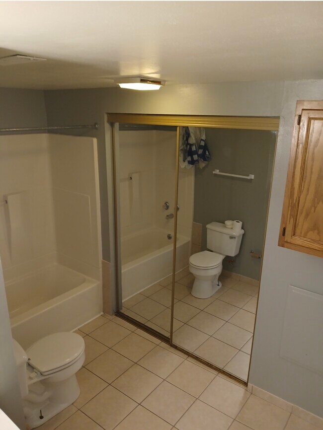 Building Photo - 463 23rd St
