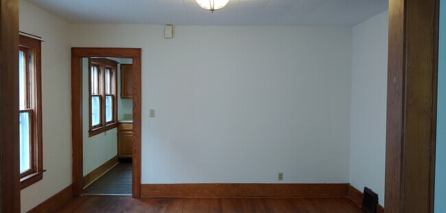 Building Photo - 349 Roosevelt Ave