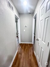 Building Photo - 502 W Culton St