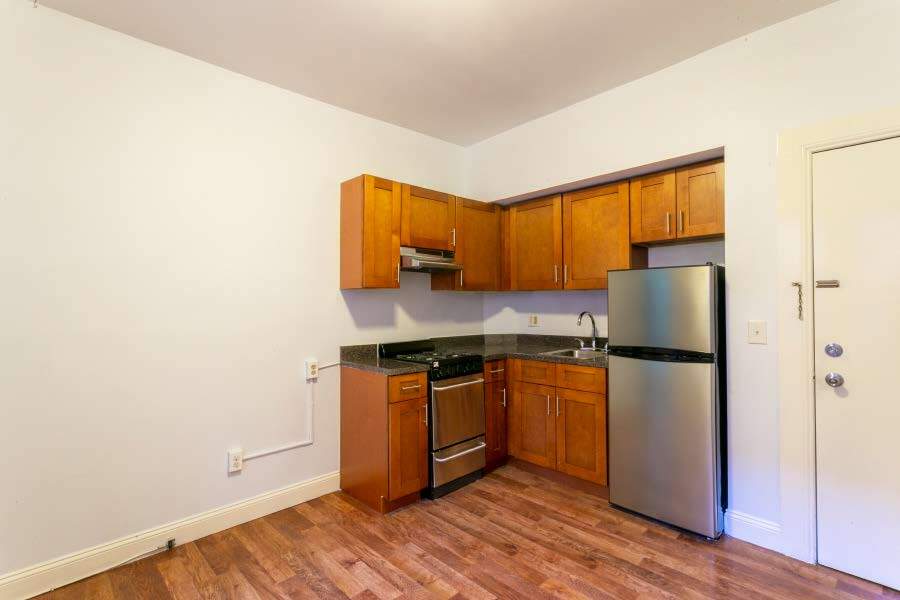 Primary Photo - 64 Sip Ave