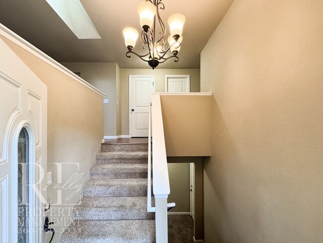 Building Photo - Bright & Spacious Split-Level Home with Gourmet Kitchen, Skylight & Expansive Yard