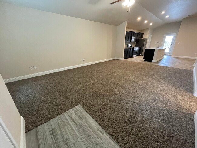Foto del edificio - 3719 Oakridge Ave