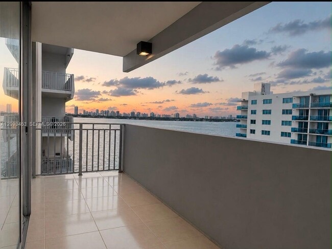 Building Photo - 7545 E Treasure Dr