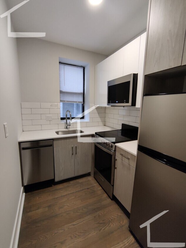 2Br/1Bth, ready to move in, Great Locaton. Laundry IN UNIT! - 1Br/1Bth, ready to move in. Open concept k...