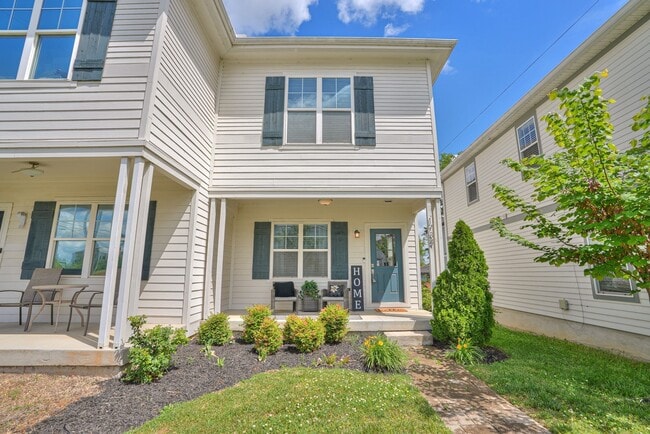 Photo - 1734 Pecan St Townhome