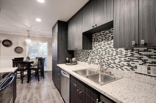 Building Photo - 283 Tradewinds Dr
