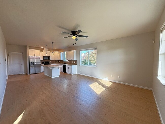 Building Photo - Beautiful House - 3 bed in Yelm!!