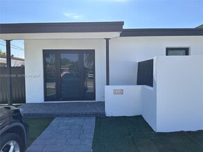 Building Photo - 3252 SW 88th Pl