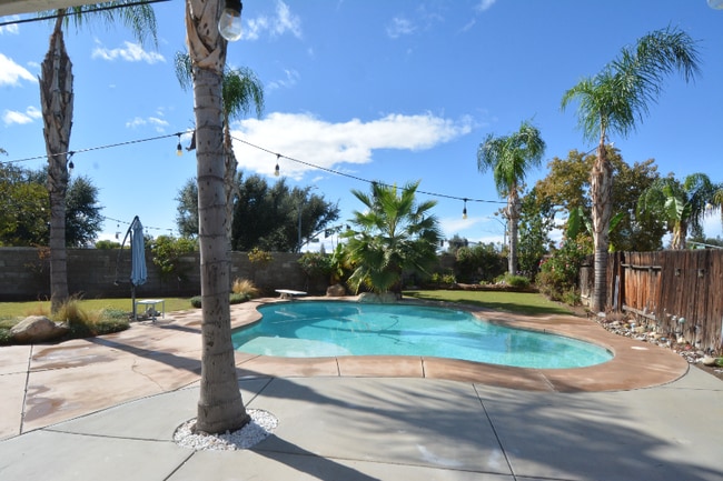 Building Photo - 4417 Almond Grove Ln