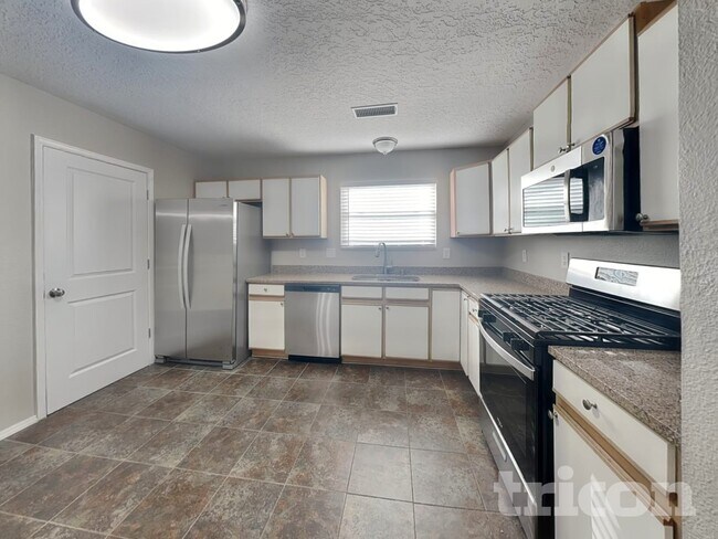 Foto del edificio - 480 Cimarron Meadows Ct