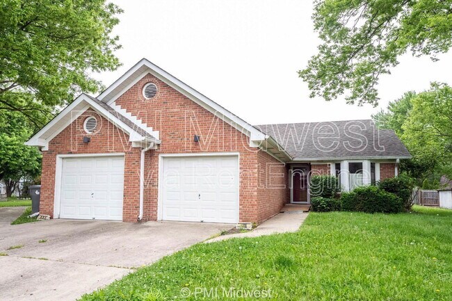 Building Photo - 406 Tulip Dr
