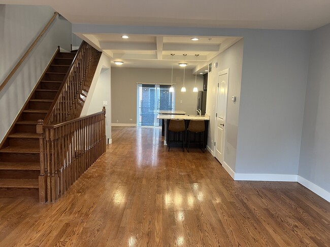 Building Photo - 3527 S Parnell Ave