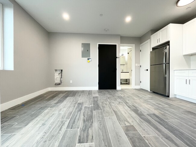 Building Photo - 681 Dumont Ave