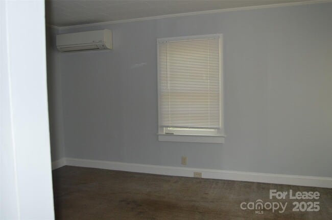 Building Photo - 516 Elam Ave