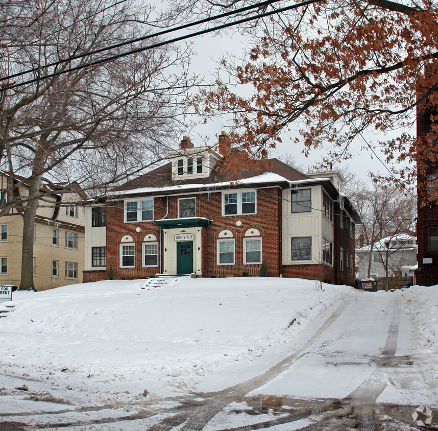 Building Photo - 125 N Portage Path