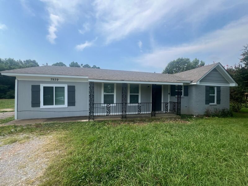 Primary Photo - 7939 W Sandidge Rd
