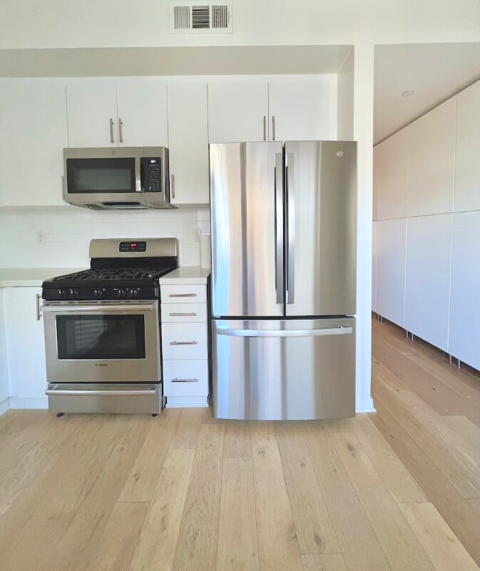 Foto principal - 2924 Rowena Ave
