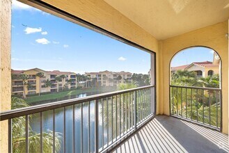 Building Photo - 100 Uno Lago Dr