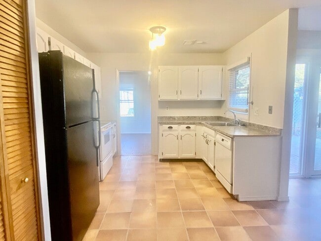 Building Photo - 120 S Fox Rd