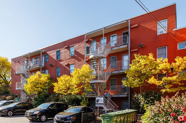 Building Photo - Habitations Galt